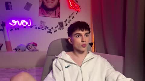 Snapshot of hiidear chatting on 24, 2, 2026 twinkvadusha online show from 24, 2, 2026