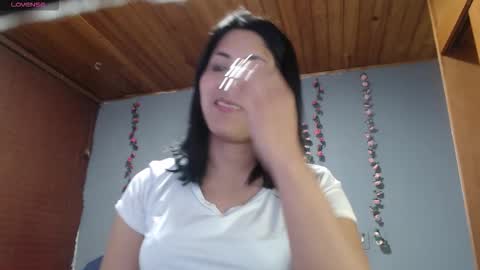 Snapshot of hilari18 chatting on 2, 2, 2026 hilaril18 online show from 2, 2, 2026