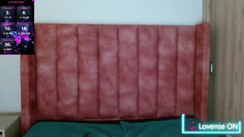 Snapshot of hilary__thompson chatting on 3, 12, 2024 hilary thompson online show from 3, 12, 2024