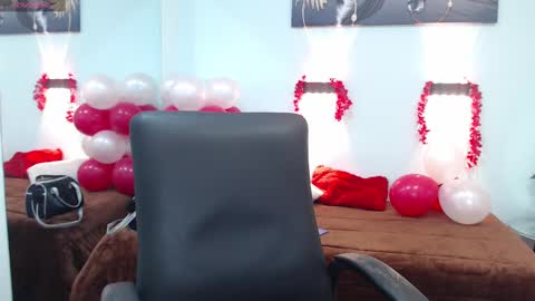 Snapshot of hilaryclowerx chatting on 11, 2, 2025 H I L A R Y online show from 11, 2, 2025