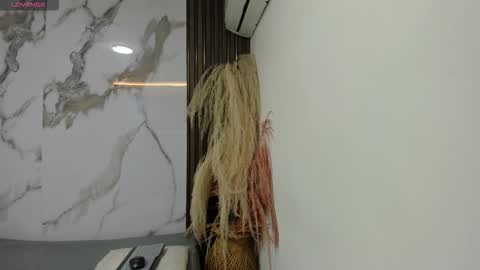 Hilary Thomsom online show from 15, 1, 2026