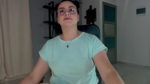 Snapshot of hillary_12 chatting on 20, 12, 2024 Miranda online show from 20, 12, 2024