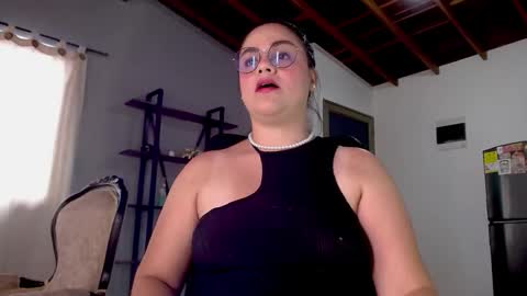 Snapshot of hillary_12 chatting on 12, 9, 2025 Miranda online show from 12, 9, 2025