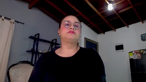 Snapshot of hillary_12 chatting on 18, 9, 2025 Miranda online show from 18, 9, 2025