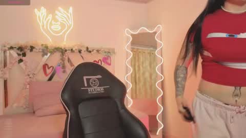 Snapshot of hinna_tay chatting on 2, 12, 2025 HINNA online show from 2, 12, 2025