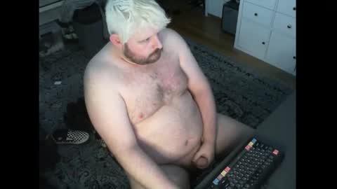 Snapshot of hipguy91 chatting on 22, 4, 2026 hipguy91 online show from 22, 4, 2026