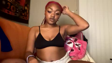 Snapshot of hippieangelbabi chatting on 4, 2, 2025 angelbabi online show from 4, 2, 2025