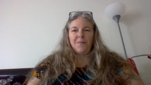 Snapshot of hippysnewhere chatting on 25, 7, 2026 hippysnewhere online show from 25, 7, 2026