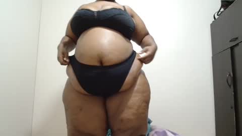 Snapshot of hips2sexy chatting on 17, 2, 2025 hips2sexy online show from 17, 2, 2025