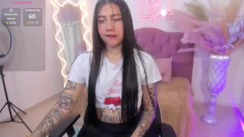 Snapshot of hisis_tay chatting on 9, 10, 2025 hisis online show from 9, 10, 2025