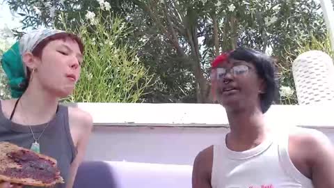 Snapshot of hivivi chatting on 22, 4, 2026 Vivi online show from 22, 4, 2026