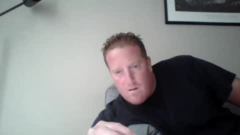 Snapshot of hockey258387 chatting on 28, 9, 2025 THE MAN online show from 28, 9, 2025