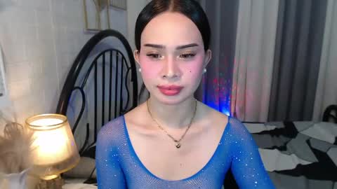 Snapshot of hoelymolly chatting on 15, 5, 2026 hoelymolly online show from 15, 5, 2026