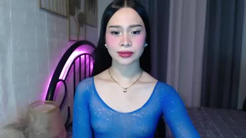 Snapshot of hoelymolly chatting on 5, 7, 2026 hoelymolly online show from 5, 7, 2026
