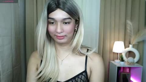 Snapshot of hoelymorri chatting on 19, 1, 2026 Hoelymorri online show from 19, 1, 2026