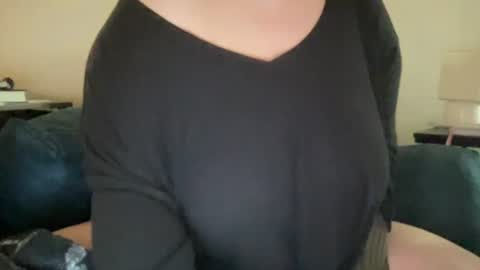 Snapshot of hoestoes915 chatting on 2, 8, 2026 Stacey online show from 2, 8, 2026