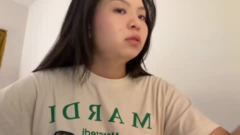 Snapshot of hola_sunflower chatting on 15, 10, 2025 amy online show from 15, 10, 2025
