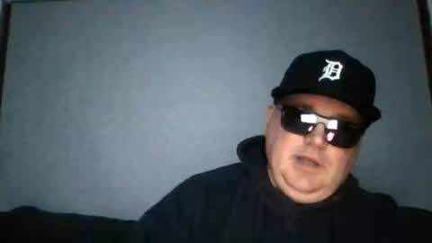 Snapshot of holden_minutz chatting on 10, 4, 2026 holden_minutz online show from 10, 4, 2026