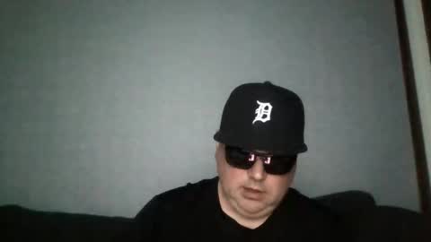 Snapshot of holden_minutz chatting on 15, 4, 2026 holden_minutz online show from 15, 4, 2026