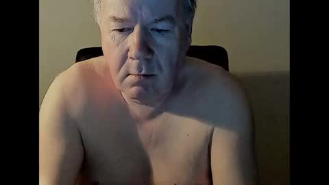 Snapshot of holgerhb53 chatting on 2, 3, 2025 Holger online show from 2, 3, 2025