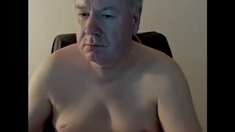 Snapshot of holgerhb53 chatting on 1, 10, 2025 Holger online show from 1, 10, 2025