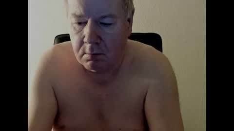 Snapshot of holgerhb53 chatting on 2, 10, 2025 Holger online show from 2, 10, 2025