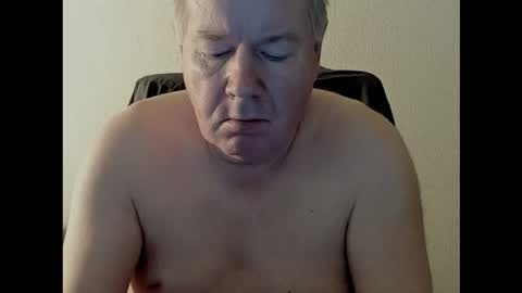 Snapshot of holgerhb53 chatting on 5, 10, 2025 Holger online show from 5, 10, 2025