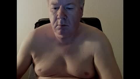 Snapshot of holgerhb53 chatting on 7, 10, 2025 Holger online show from 7, 10, 2025