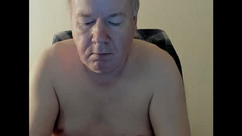 Snapshot of holgerhb53 chatting on 10, 10, 2025 Holger online show from 10, 10, 2025