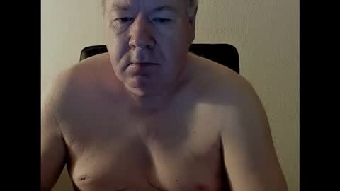 Snapshot of holgerhb53 chatting on 12, 10, 2025 Holger online show from 12, 10, 2025