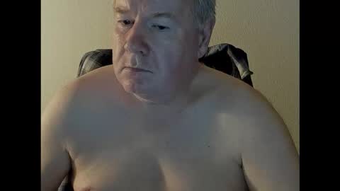 Snapshot of holgerhb53 chatting on 12, 10, 2025 Holger online show from 12, 10, 2025