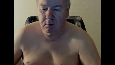 Snapshot of holgerhb53 chatting on 13, 10, 2025 Holger online show from 13, 10, 2025