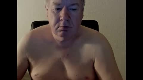 Snapshot of holgerhb53 chatting on 22, 10, 2025 Holger online show from 22, 10, 2025