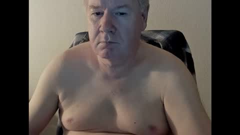 Snapshot of holgerhb53 chatting on 24, 10, 2025 Holger online show from 24, 10, 2025