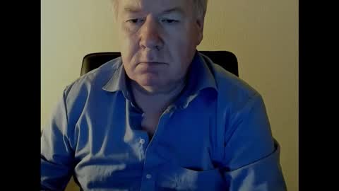 Snapshot of holgerhb53 chatting on 3, 11, 2025 Holger online show from 3, 11, 2025