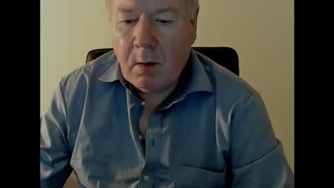 Snapshot of holgerhb53 chatting on 4, 11, 2025 Holger online show from 4, 11, 2025