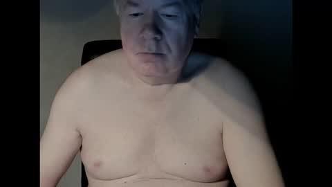 Snapshot of holgerhb53 chatting on 14, 11, 2025 Holger online show from 14, 11, 2025