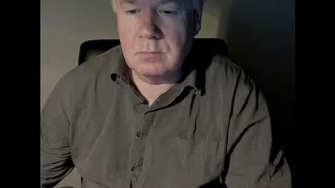 Snapshot of holgerhb53 chatting on 3, 12, 2025 Holger online show from 3, 12, 2025