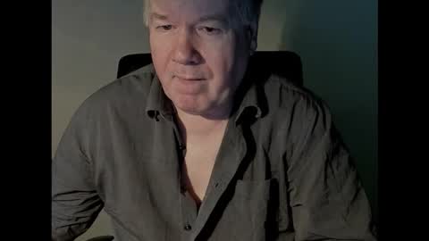 Snapshot of holgerhb53 chatting on 4, 12, 2025 Holger online show from 4, 12, 2025