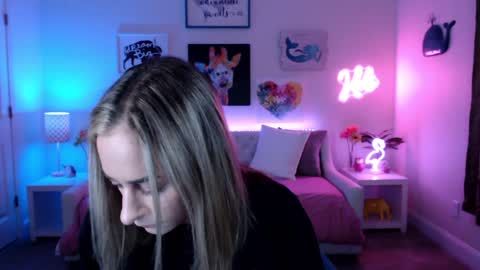 Holi Hurricane online show from 27, 1, 2025