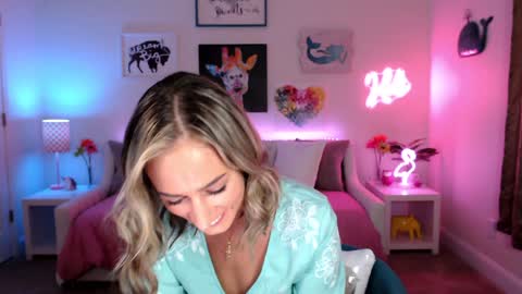 Holi Hurricane online show from 28, 1, 2025