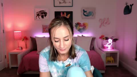 Holi Hurricane online show from 5, 2, 2025