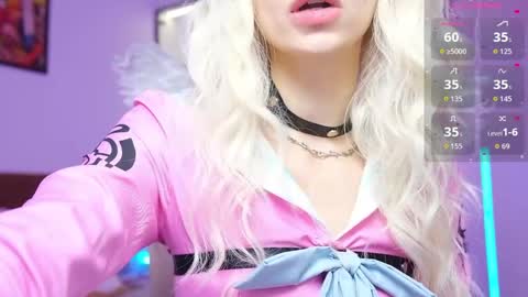 Snapshot of holliwould_ chatting on 29, 5, 2026 Holli online show from 29, 5, 2026