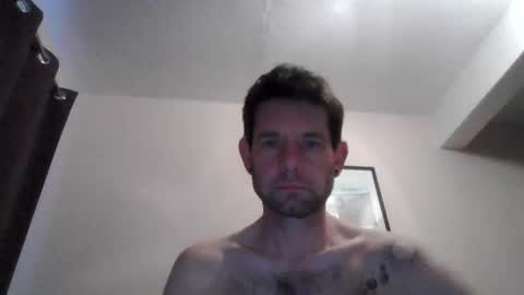 Snapshot of hollsboyo chatting on 14, 11, 2025 hollsboyo online show from 14, 11, 2025