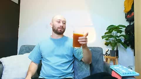 Holly and Honey online show from 29, 9, 2025