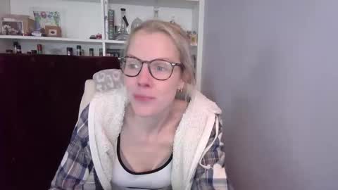 Snapshot of holly_bourbon chatting on 14, 3, 2026 holly_bourbon online show from 14, 3, 2026