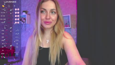 holly_molly8 online show from 15, 1, 2025