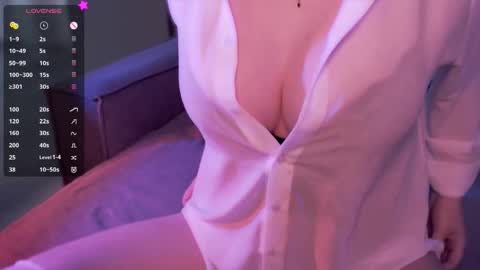 Snapshot of holly_molly_69 chatting on 19, 12, 2025 Molly online show from 19, 12, 2025