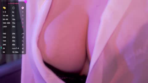 Snapshot of holly_molly_69 chatting on 18, 1, 2026 Molly online show from 18, 1, 2026