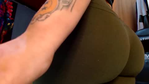 Snapshot of holly_thomsonx69 chatting on 5, 2, 2025 holly_thomsonx69 online show from 5, 2, 2025